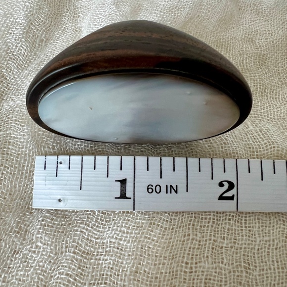 Sculptural Ebony Wood & Mother-of-Pearl Statement Ring Sz 7.5 Vintage NWOT - Picture 8 of 9